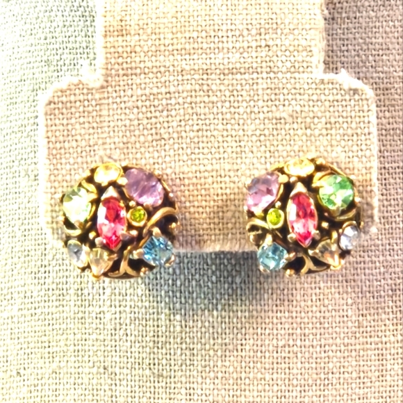 Hollycraft Signed VTG 1953 Multicolored Pastel Rhinestone Screw Back Earrings - Picture 2 of 12